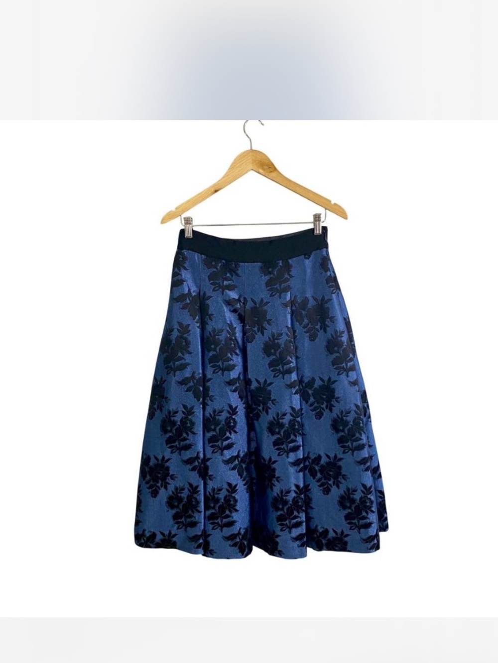 White House Black Market Navy and Black Floral A-Line Skirt